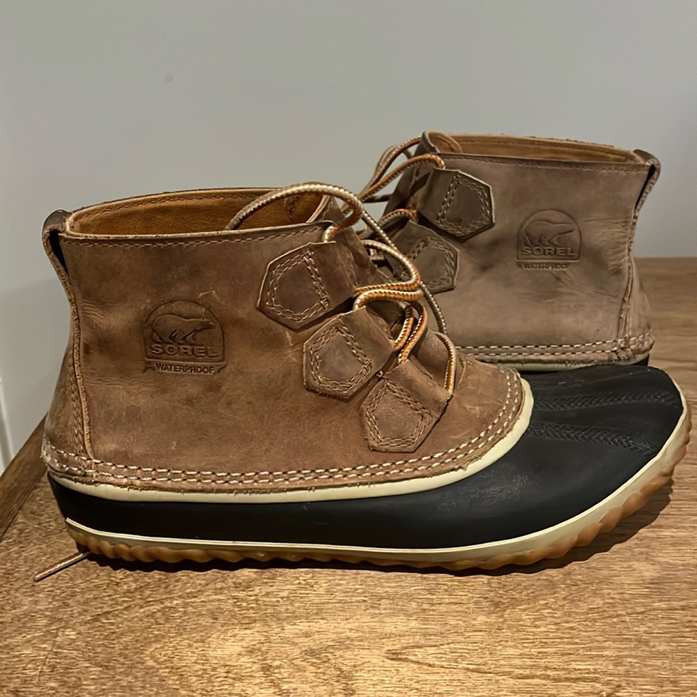 Used Sorel waterproof ankle boots